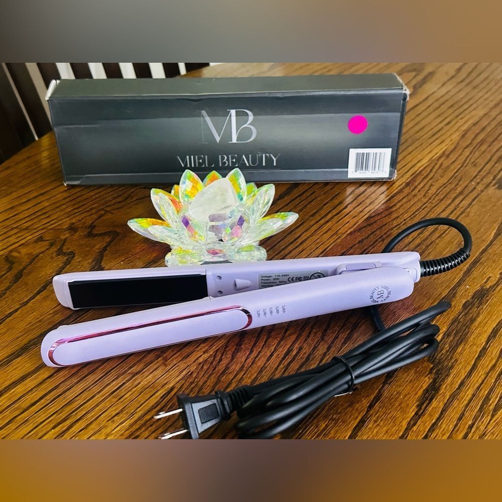 Hair straightener Miel Beauty NWT $150 MSRP Temp control. Lavender